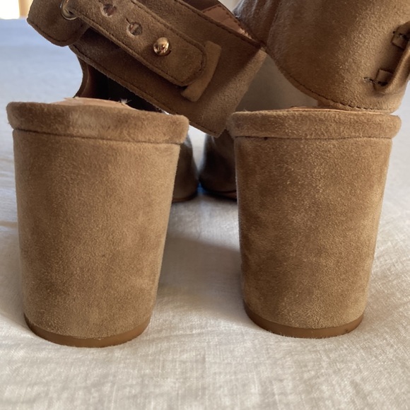 Steve Madden tan suede sandals in size 7 1/2. - Picture 6 of 8